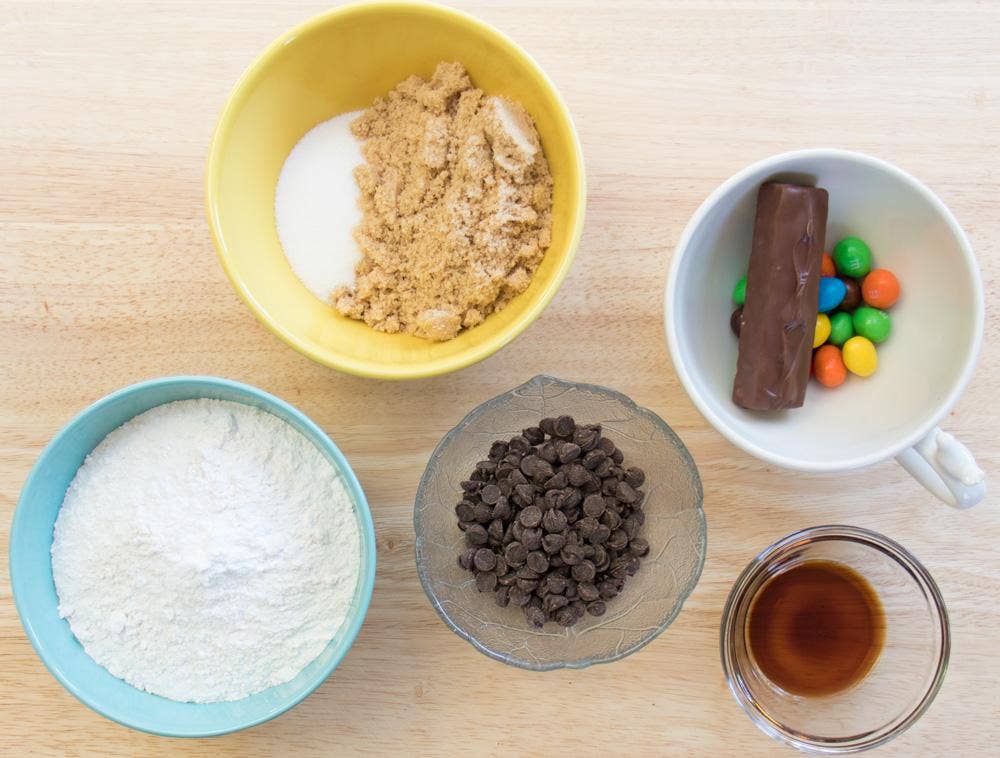 Ani & Fabi Baking Kits - Wholesale Cookie Mix - Snickers Peanut M&M Chocolate Chip Cookies1