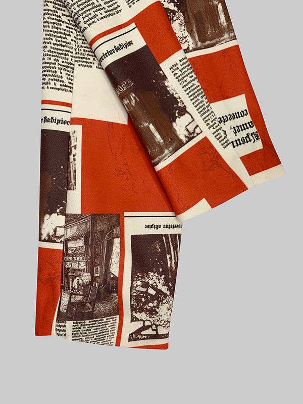 Sheer Trend - Wholesale Blazer - Dames - Loszittend blazer met lange mouwen, knopen, krantenprint, zakken en gespleten details met reverskraag11