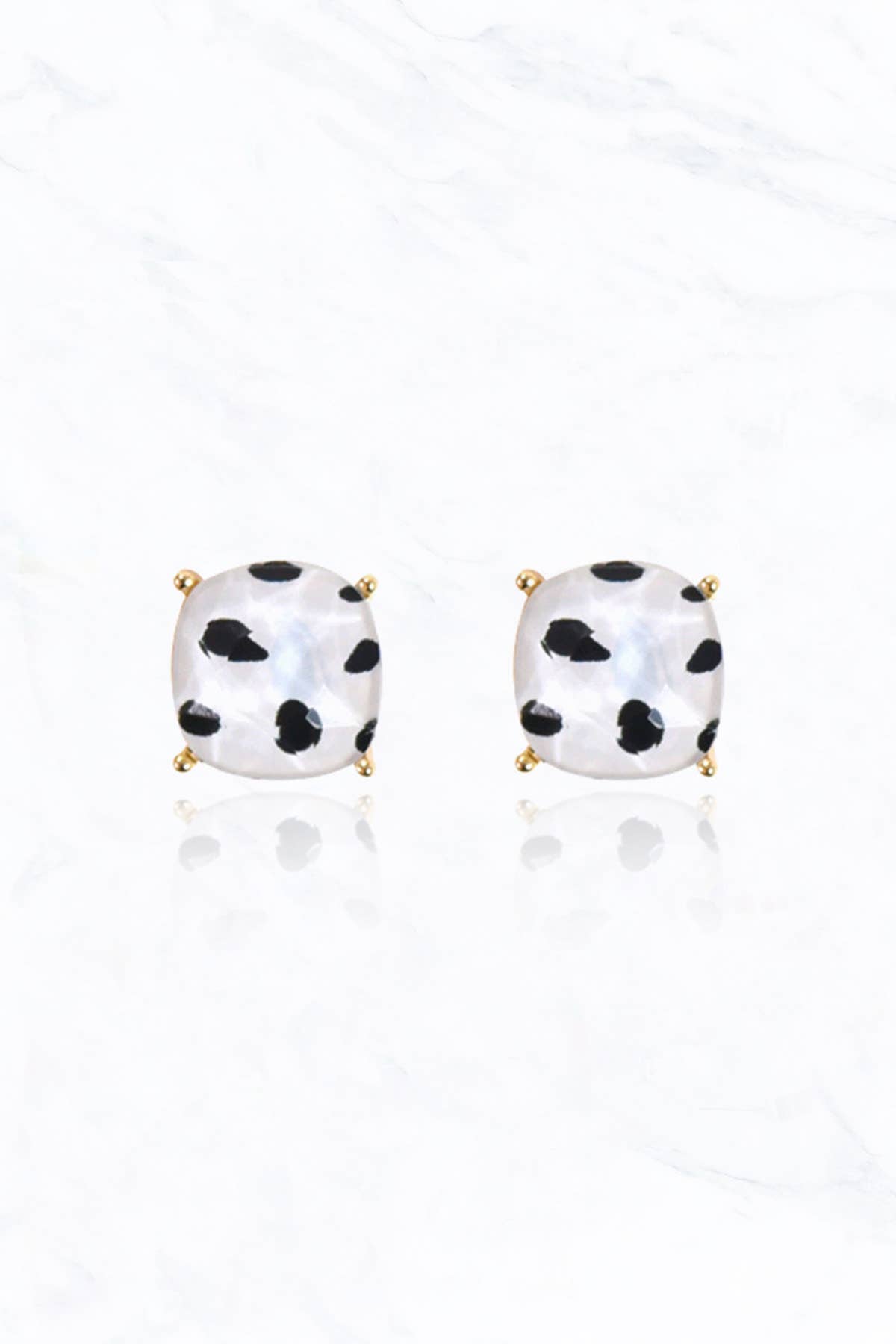 Suzie Q USA - Vente Clous d'oreille - Boucles d'oreilles à tige coupée coussin à imprimé guépard dalmatien1