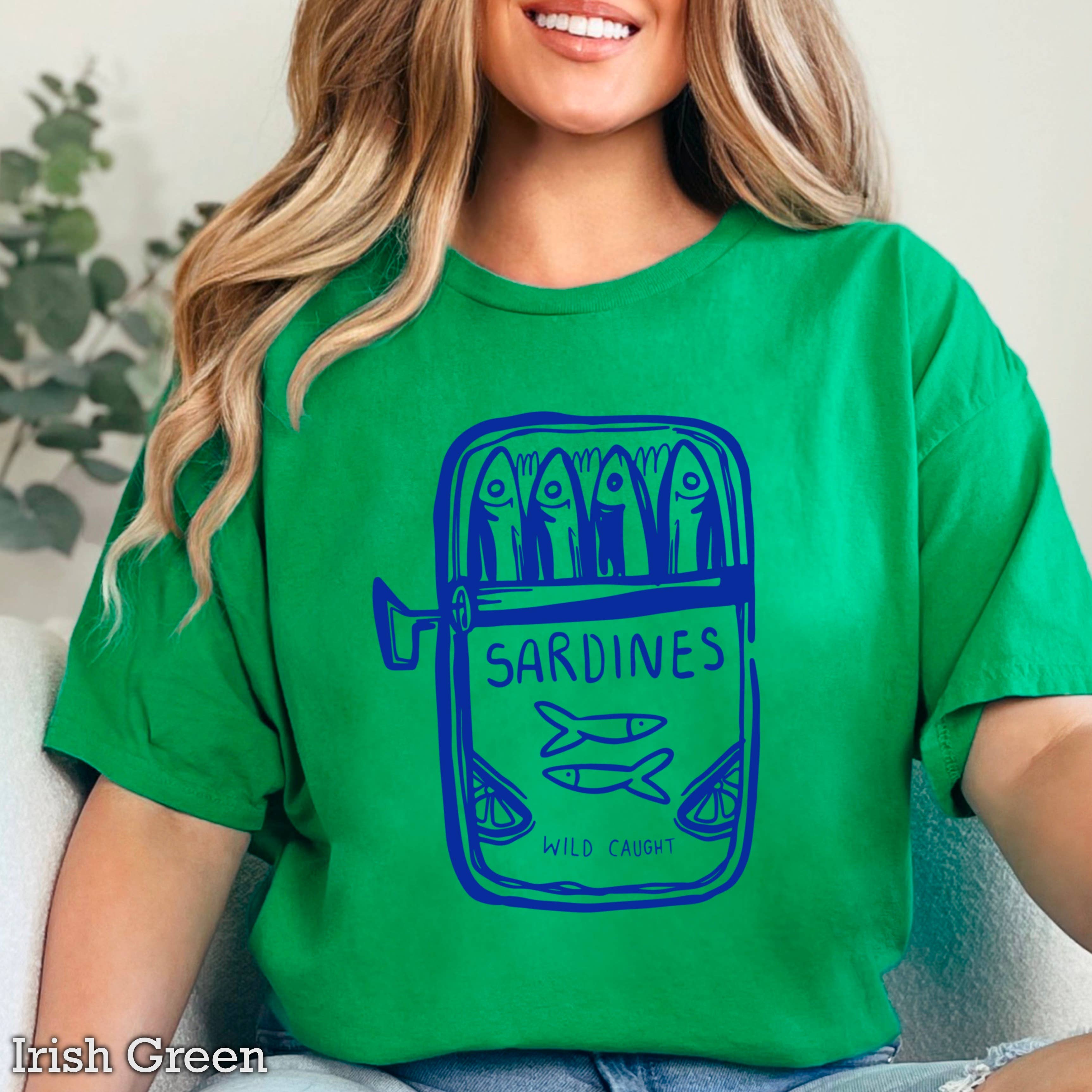 Shoppe SHC – wholesale T-shirt med logga - Dam – Sardiner Kustkvinnors Grafiska T-shirt | Gildan8