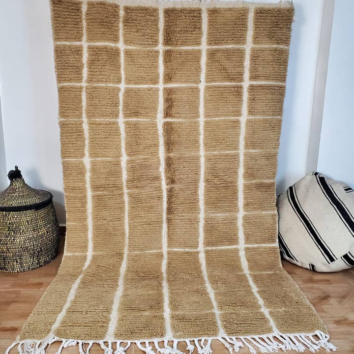 Äkta handknuten Beni Ourain matt i ull, 150 × 250 cm för wholesale av Maroccarpets Poufs and pillows wholesale +31648976894