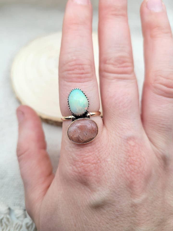 Anillos de metal mixto de ópalo y piedra solar para venta al por mayor de Rain Shadow Jewelry