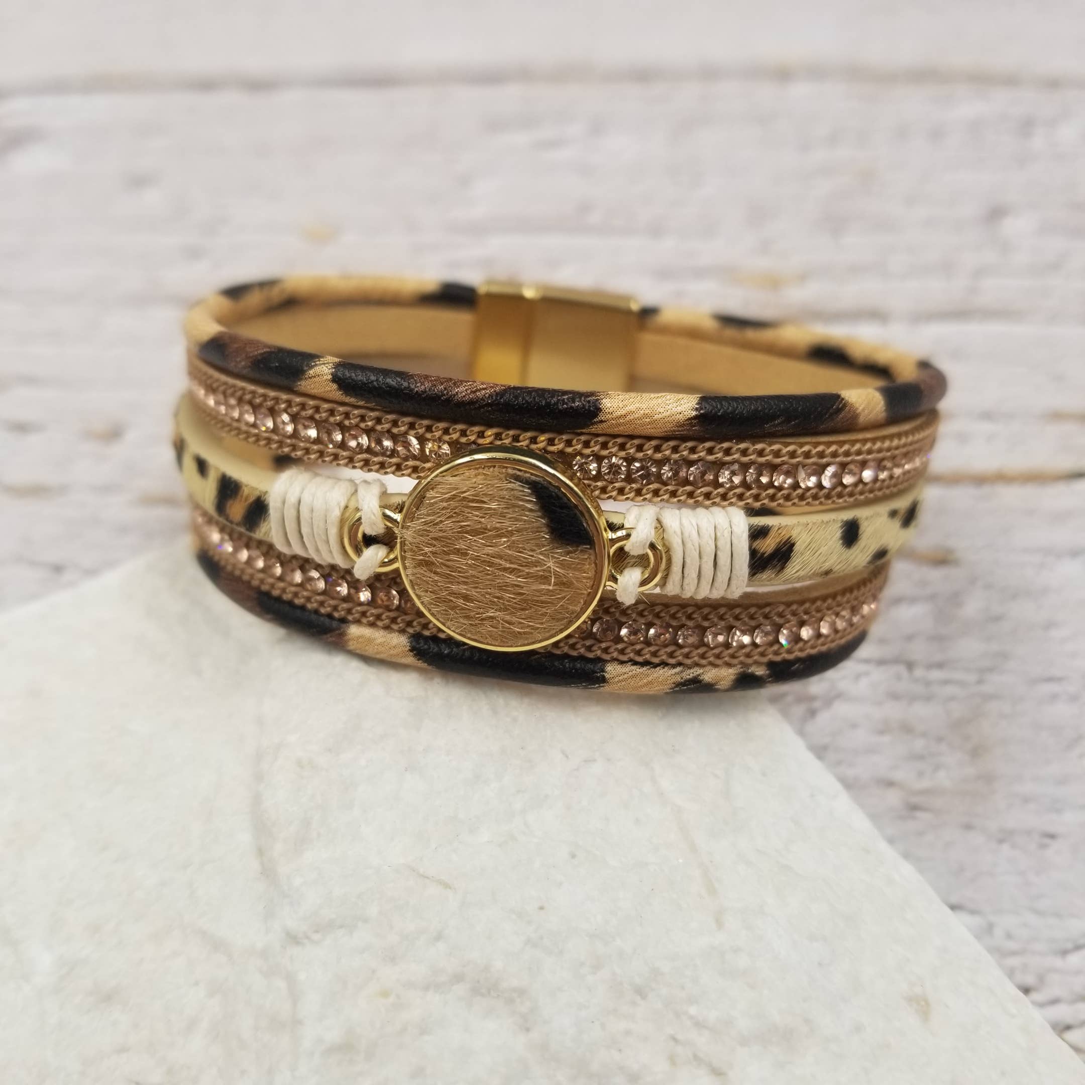 Treasure Wholesale - Vente Bracelet jonc - Bracelet en cuir magnétique léopard0