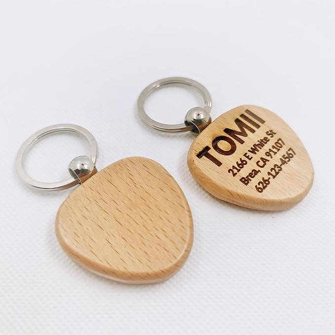 Porte-clés en bois personnalisé – Texte de nom gravé sur mesure etc. pour la vente par YAYATOPIA