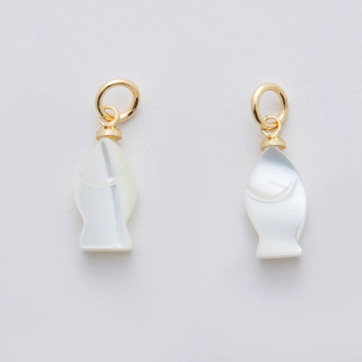 Aim Eternal - Wholesale Individual Charm/Pendant - 18K Gold Filled 20mm White Shell Pearl Fish Charm | M860