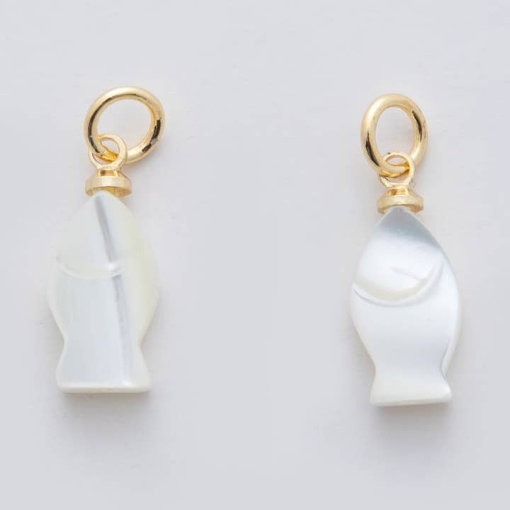 Aim Eternal - Wholesale Individual Charm/Pendant - 18K Gold Filled 20mm White Shell Pearl Fish Charm | M8600