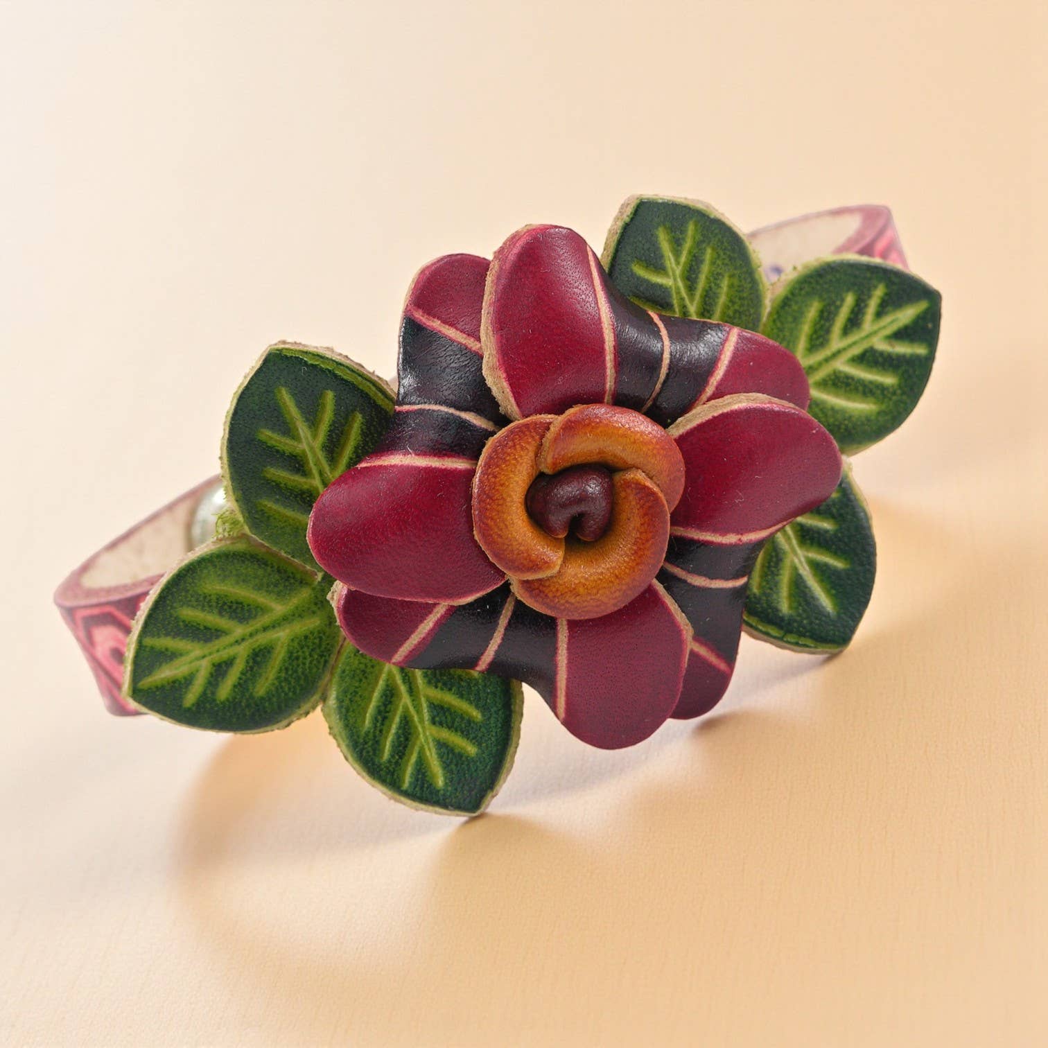 Sunflower Handmade leather inc - Wholesale Bangle Bracelet - Handmade Leather Flower Bracelet - BR4651