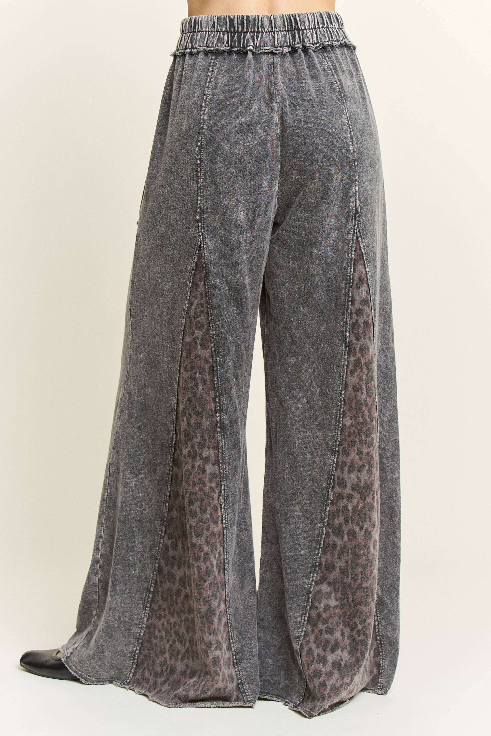 J.Her - Wholesale Pants - Women's - Mineral Washed Leopard Animal Print Flare Pants HP5783P11