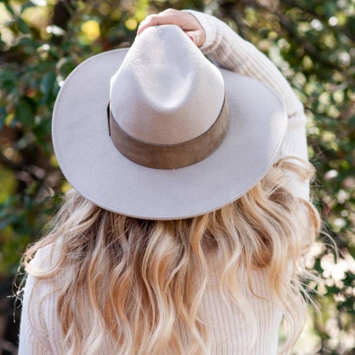 TRAVAUX EN COURS... - Wholesale Fedora - Unisex - WIDE BRIM HAT - leather braid59