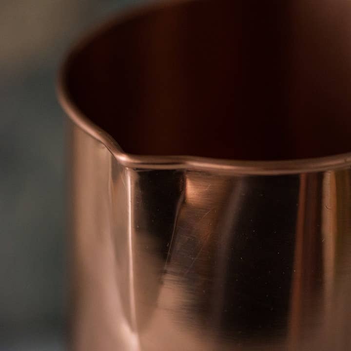 Galley and Fen - Vendita all'ingrosso Caraffe - Brocca d'acqua in rame con manico in ottone, doppio uso come vaso3