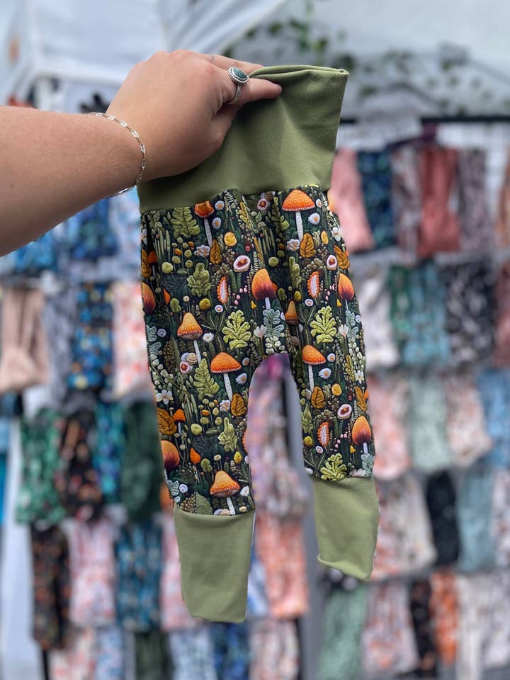 Pantalones para bebés y niños pequeños "Butterflies Grow with me Joggers" (Copia) para venta al por mayor de Radiant Wear