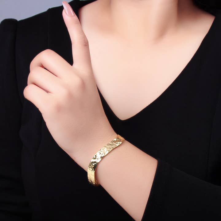 Aim Eternal - Wholesale Bangle Bracelet - 24K Gold Filled Hammered Band Cuff Bracelet | WA-2655