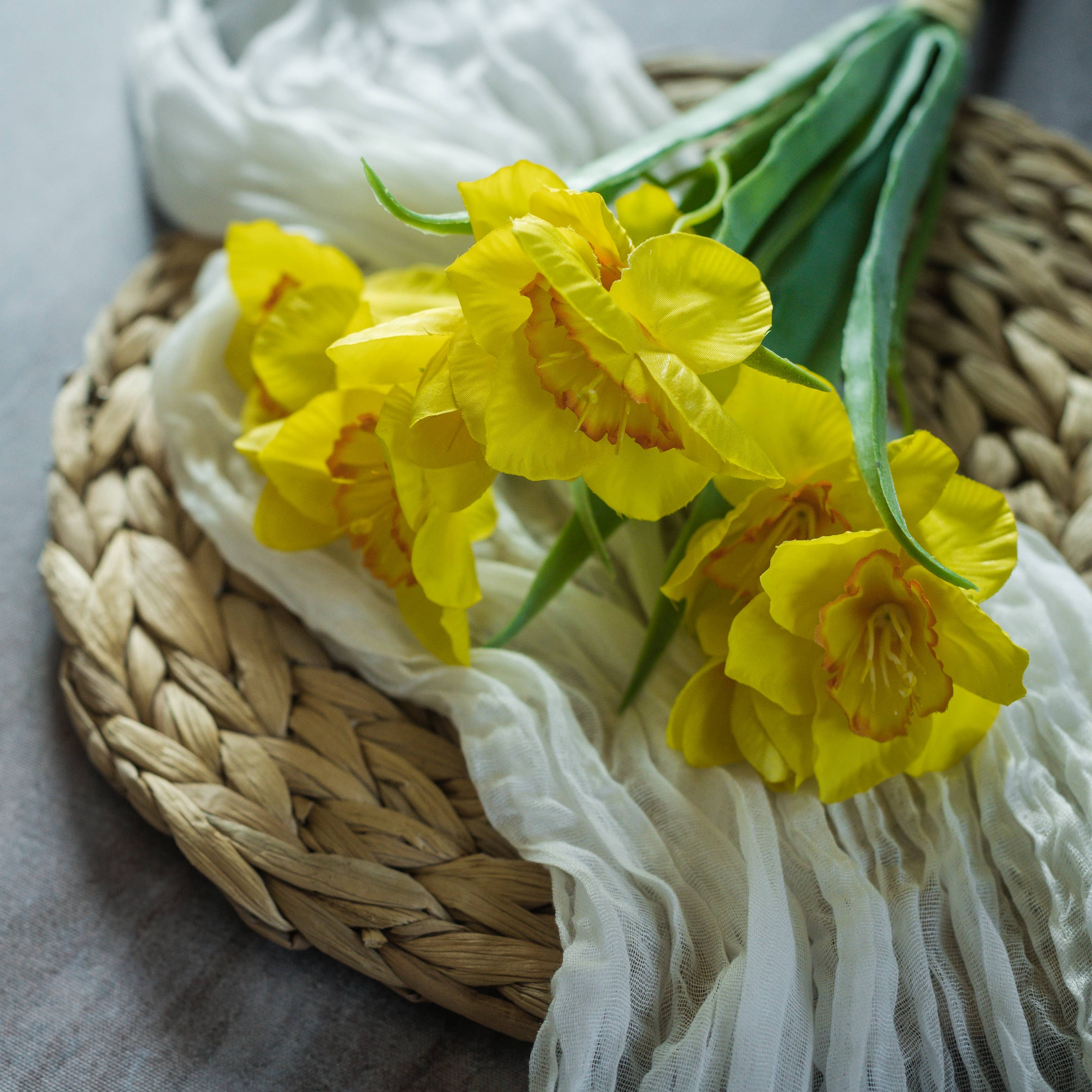 Ragon House - Vente Fleurs artificielles - Bouquet de jonquilles jaunes de 16,25 pouces0