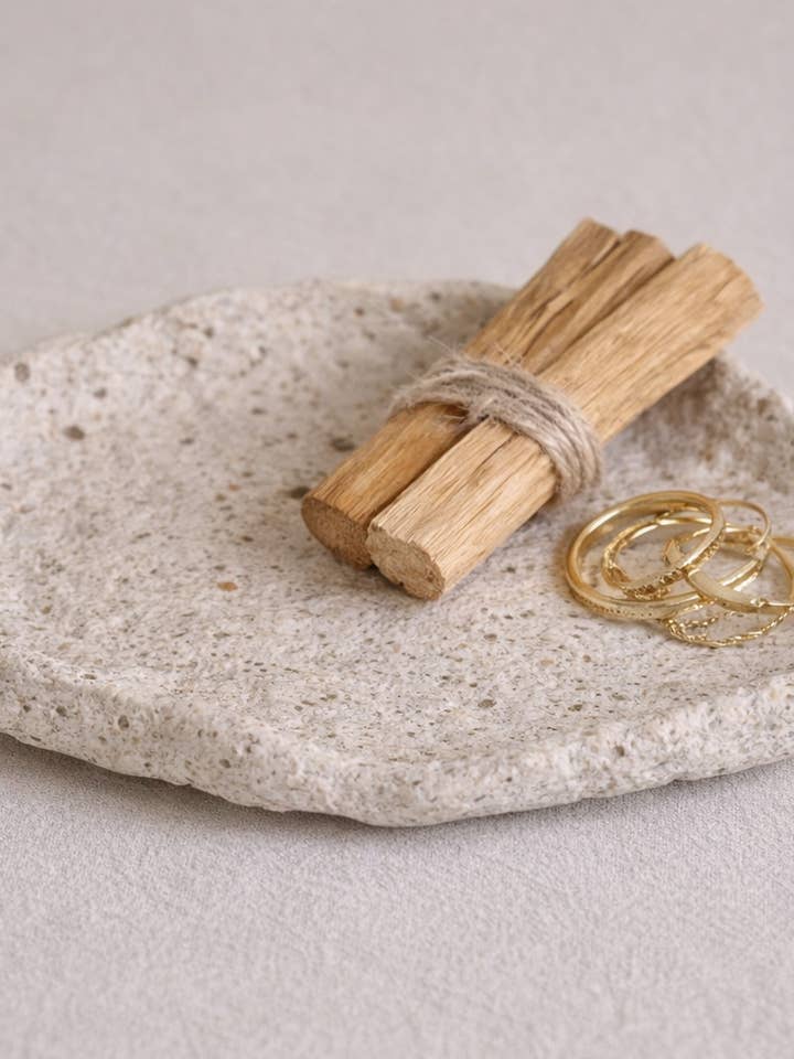 Organisch bord van rustieke witte klei HANDGEMAAKT voor wholesale door veronicaruizceramica