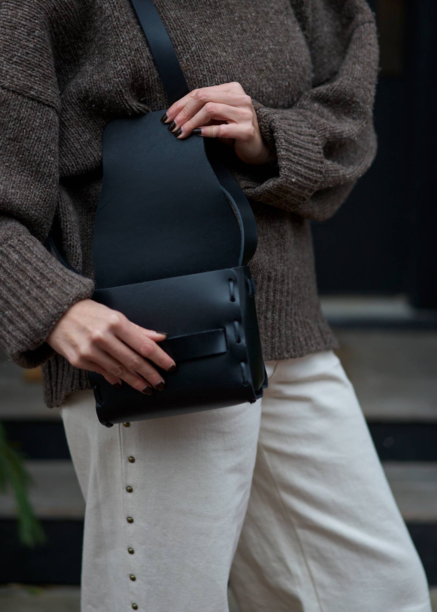 FORESTBOUND - Wholesale Crossbody Bag - Women's - Leather Saddle Bag in Black5