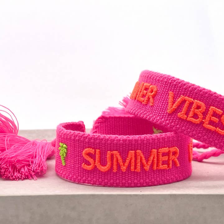 🌴 SUMMER VIBES 🌴 Woven, embroidered statement bracelet for wholesale by Parsley & Pepper