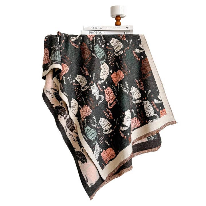 Funkyrel® Atzbranding Limited - Wholesale Scarf – Women's - Scarvii – Cozy Winter Scarf with Artistic Pattern3