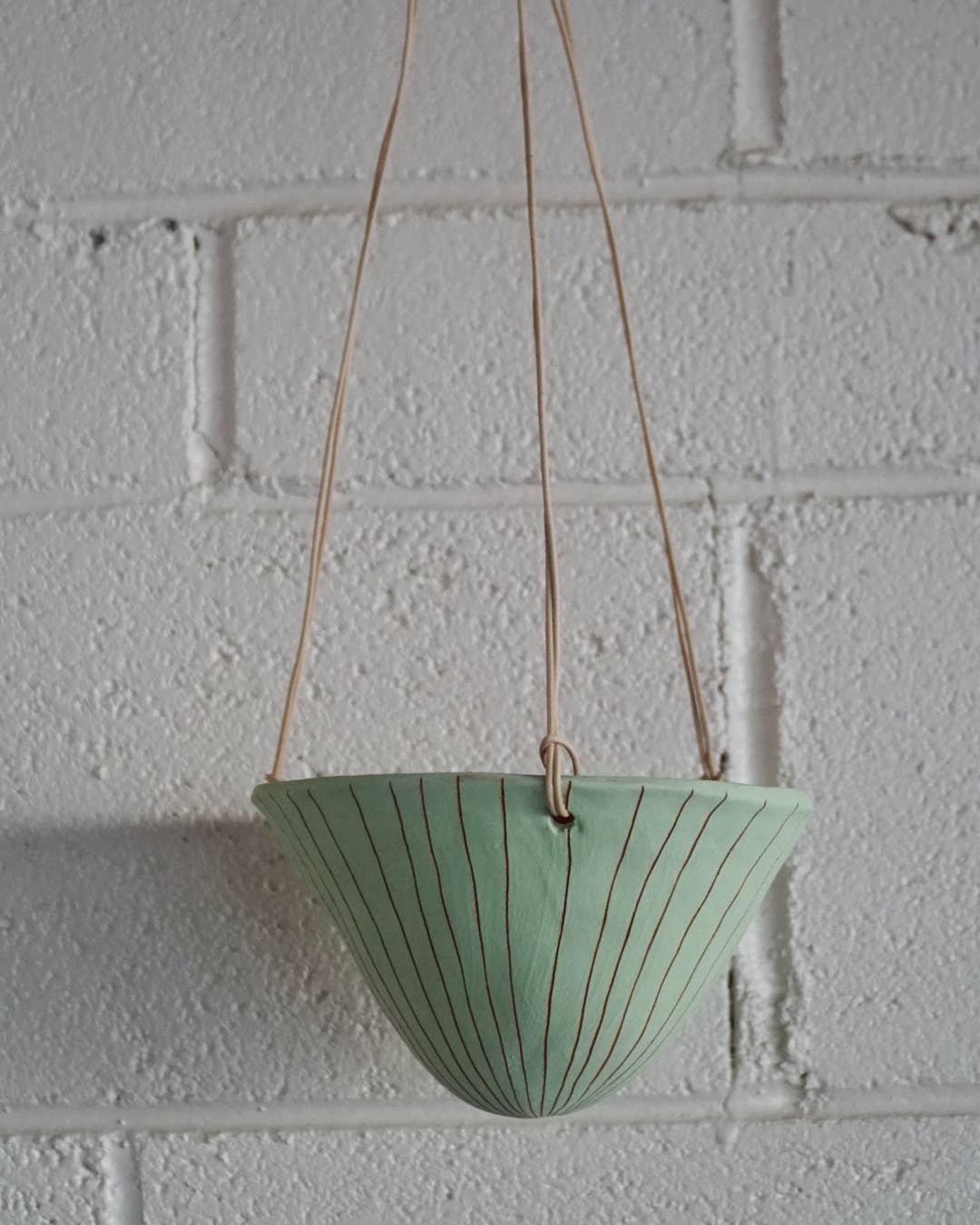 Half Light Honey - Wholesale Hanging Planter - Vertical Line Hanging Planter in Green & Terracotta4