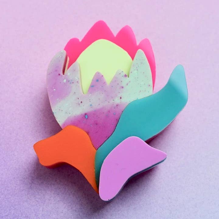 Broche Come As You Are - IN BLOOM pour la vente par Edenki