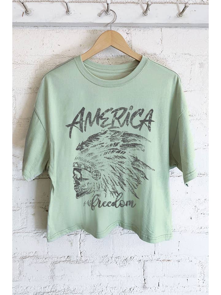 Rustee Clothing – Großhandel T-Shirt mit Siebdruck – Damen – AMERIKA FREIHEIT SCHÄDEL GRAFIK LANGES CROP-TOP