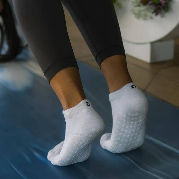 Pilabarre - Wholesale Socks – Women's - PILA Plain Best Low Grip Socks - White1