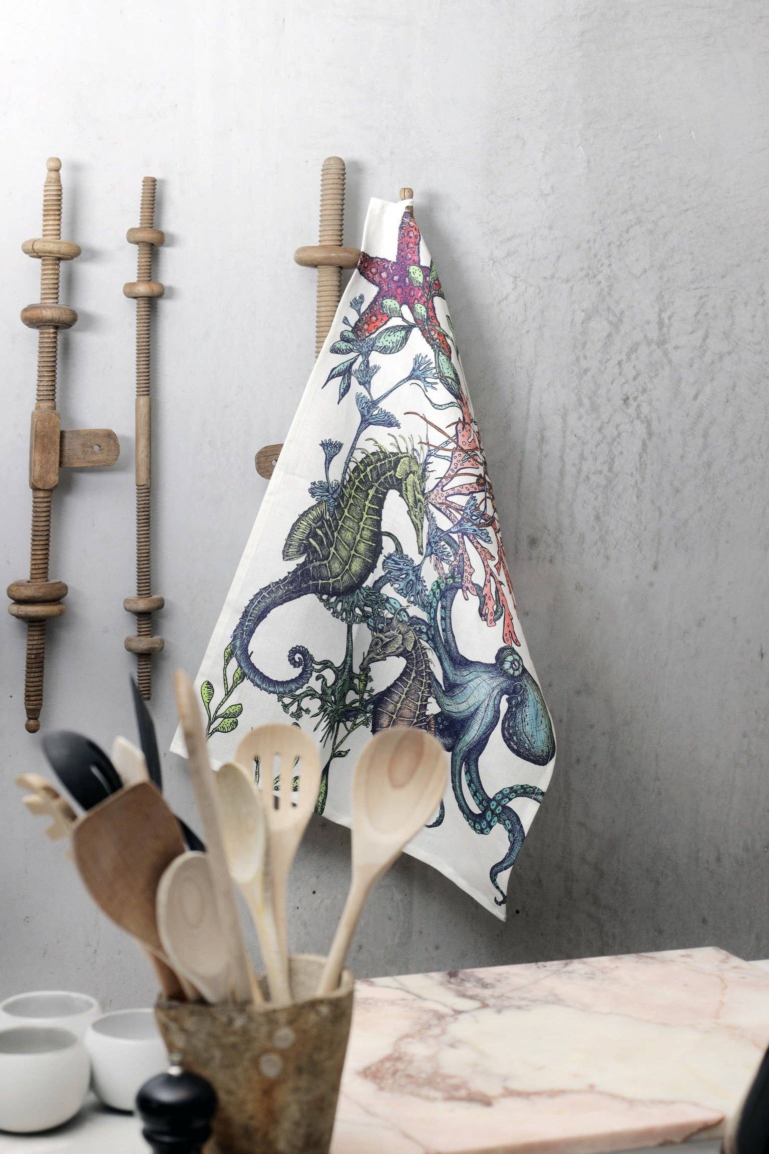 Cream Cornwall - Vendita all'ingrosso Strofinacci - Canovaccio Reef con design marino multicolore1