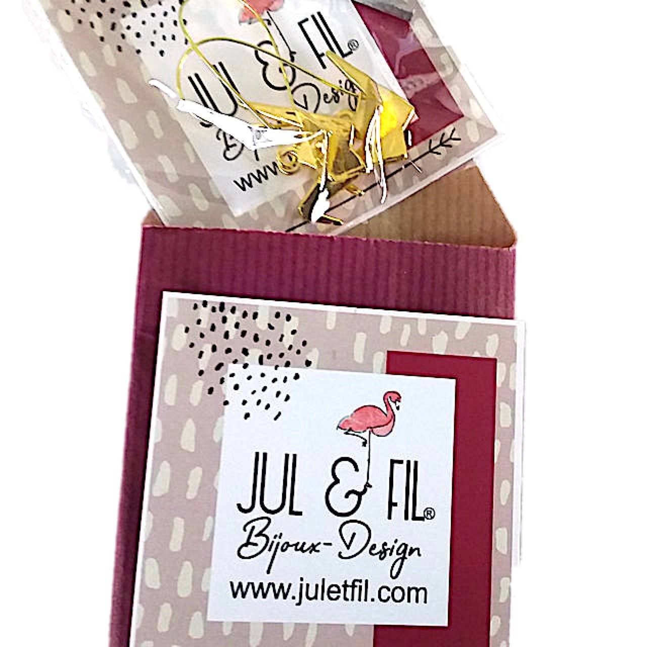 JUL ET FIL – Großhandel Kette mit Anhänger/Charm – Damen Halskette mit dünnen, mehrreihigen Ketten und Anhängern Mond und Polarstern3