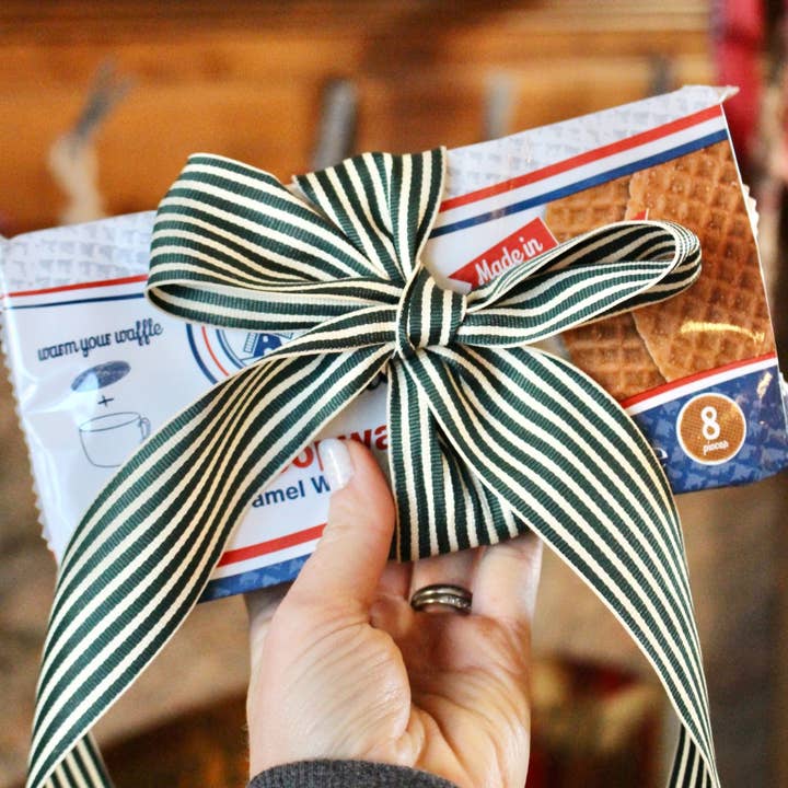 Finger Licking Dutch Stroopwafel Cookies - Wholesale Cookie - Dutch Caramel Stroopwafels Cookies, 8-Count Tray (QTY:12)3