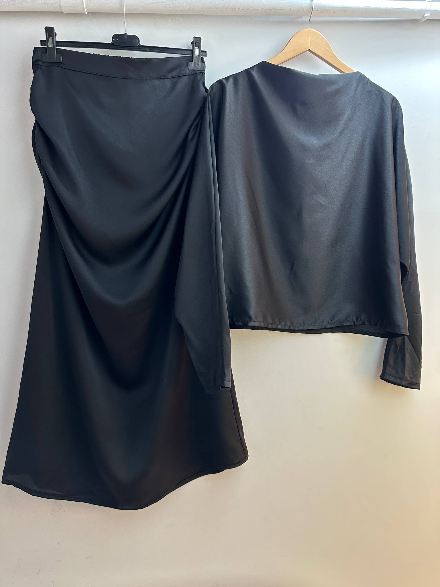 LORIANE - Wholesale Top & Skirt Set - Women's - 1094 satin top+skirt set0