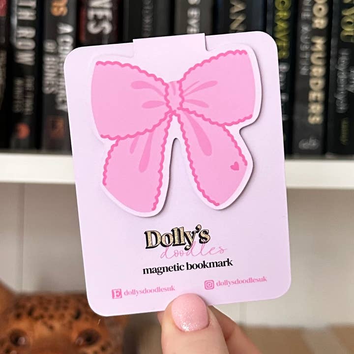 Lyserød sløjfe magnetisk bogmærke læsegave bogorm for engroshandel hos Dolly’s Doodles