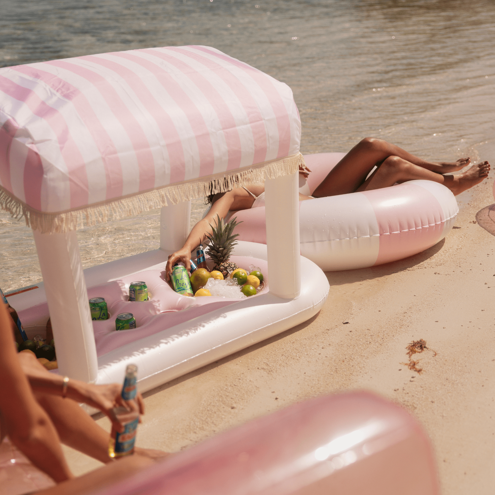 FUNBOY - Wholesale Inflatables - Pink Floating Cabana Bar4