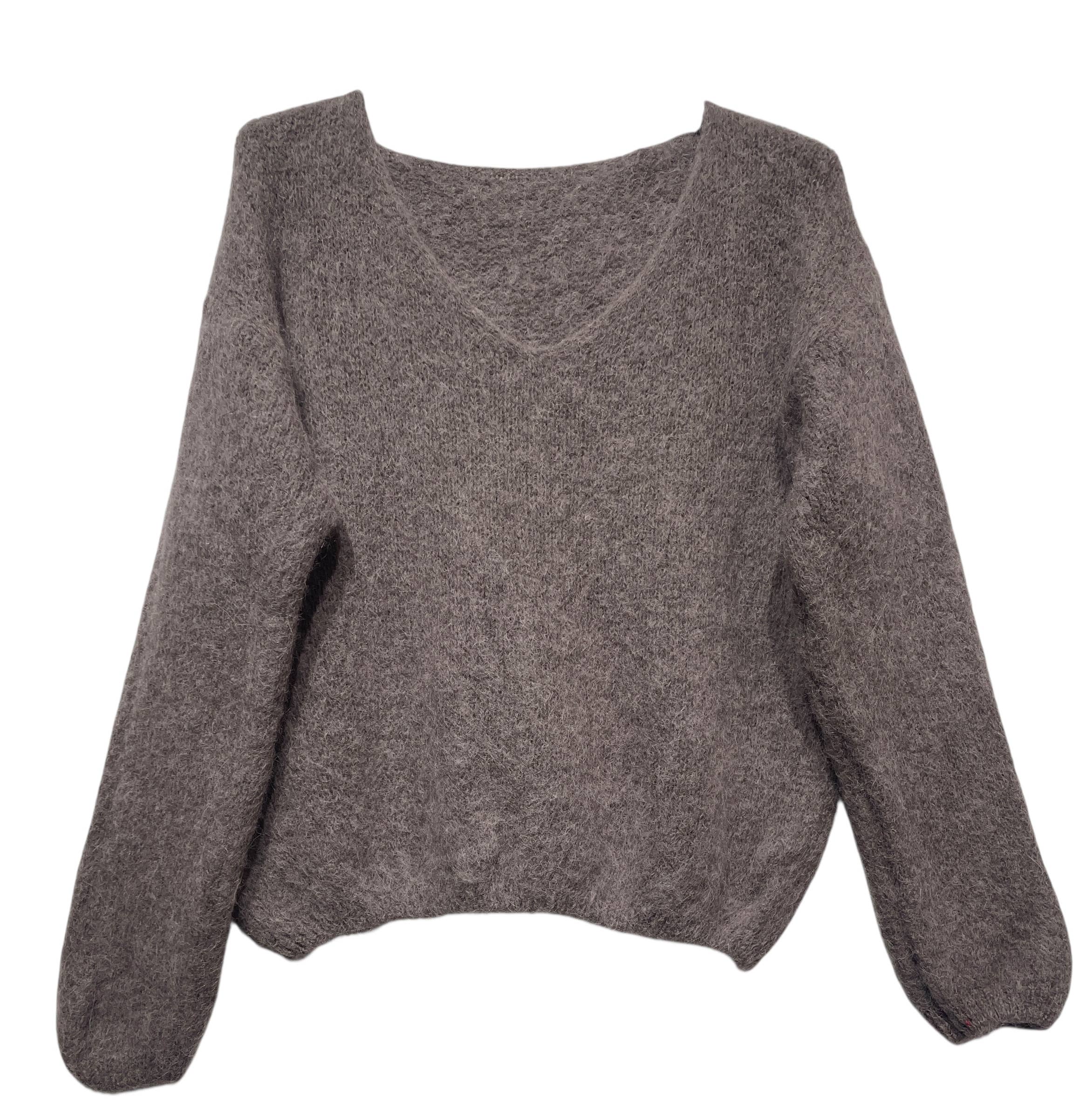 LINEN & COTTON HOUSE - Wholesale Blouse - Women's - 0281 V-NECK SWEATER IN ALPACA AND WOOL3
