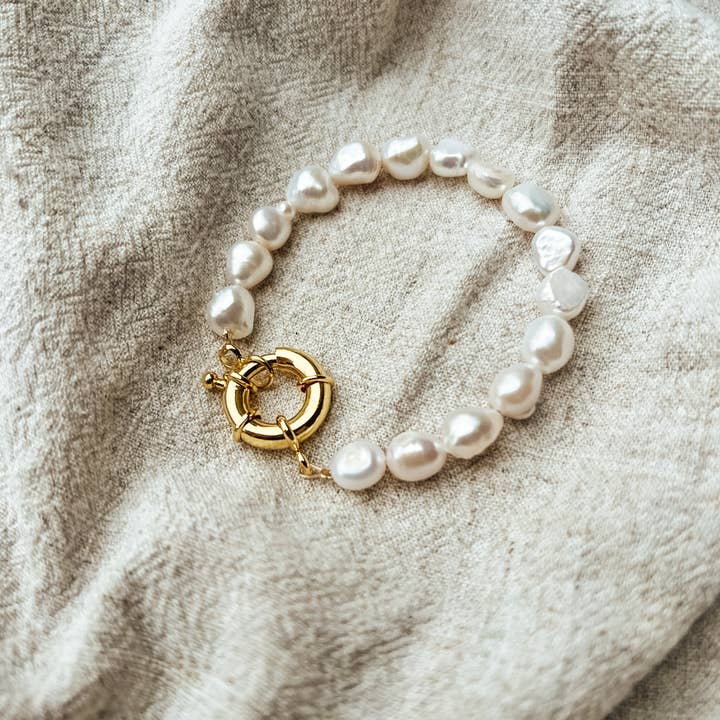 Oak + Eve - Wholesale Beaded Bracelet - Malia Bracelet with Freshwater Pearls & Gold Clasp