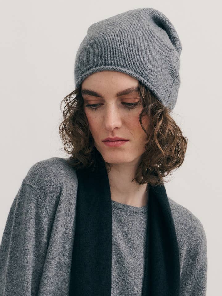 Gorro de cachemir con bordes enrollados - Gris medio para venta al por mayor de CASHMERISM