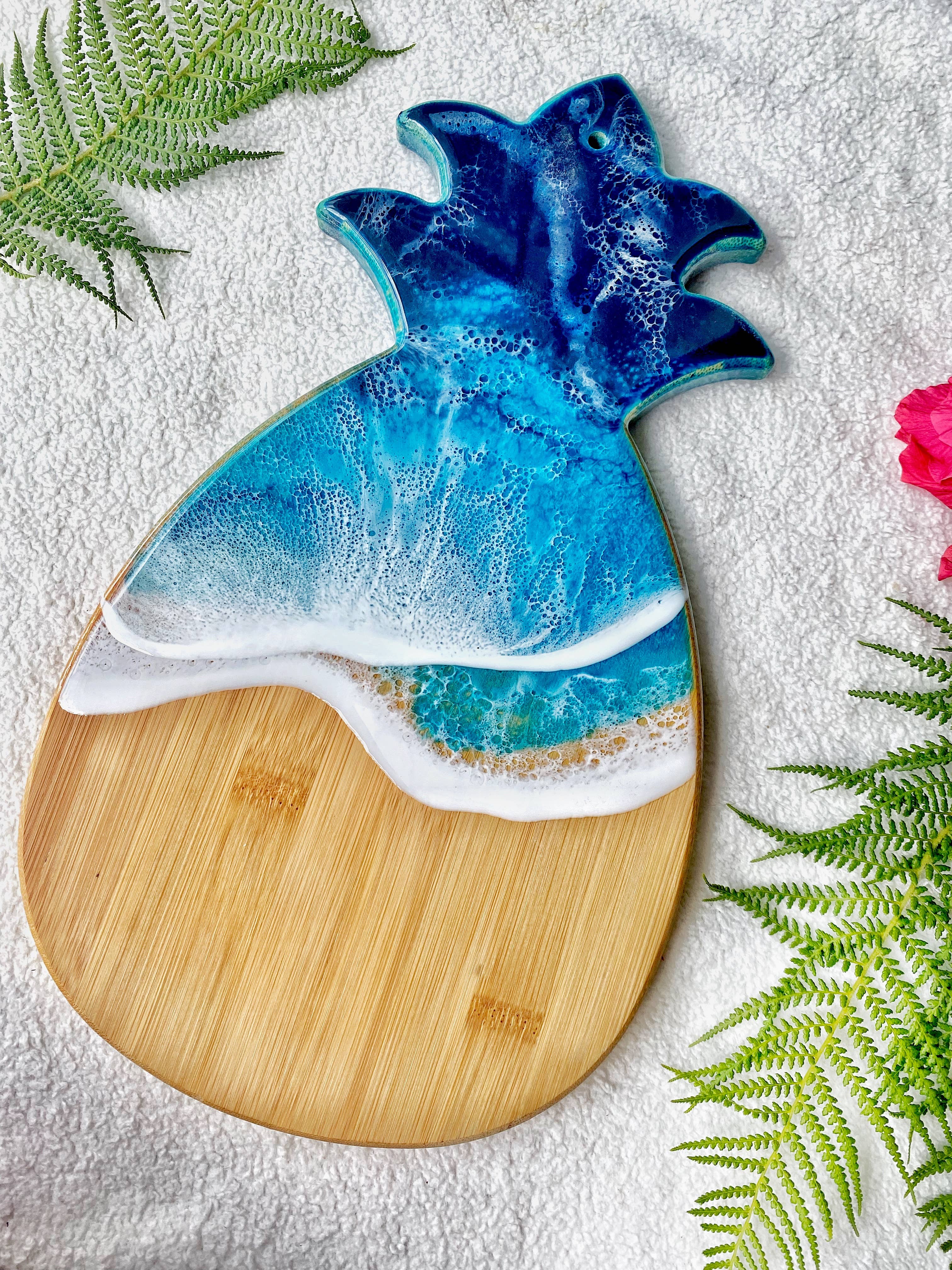 TBM Creations LLC - Vendita all'ingrosso Taglieri per formaggio - Tagliere in resina a forma di ananas realizzato a Maui | Tagliere per formaggi6