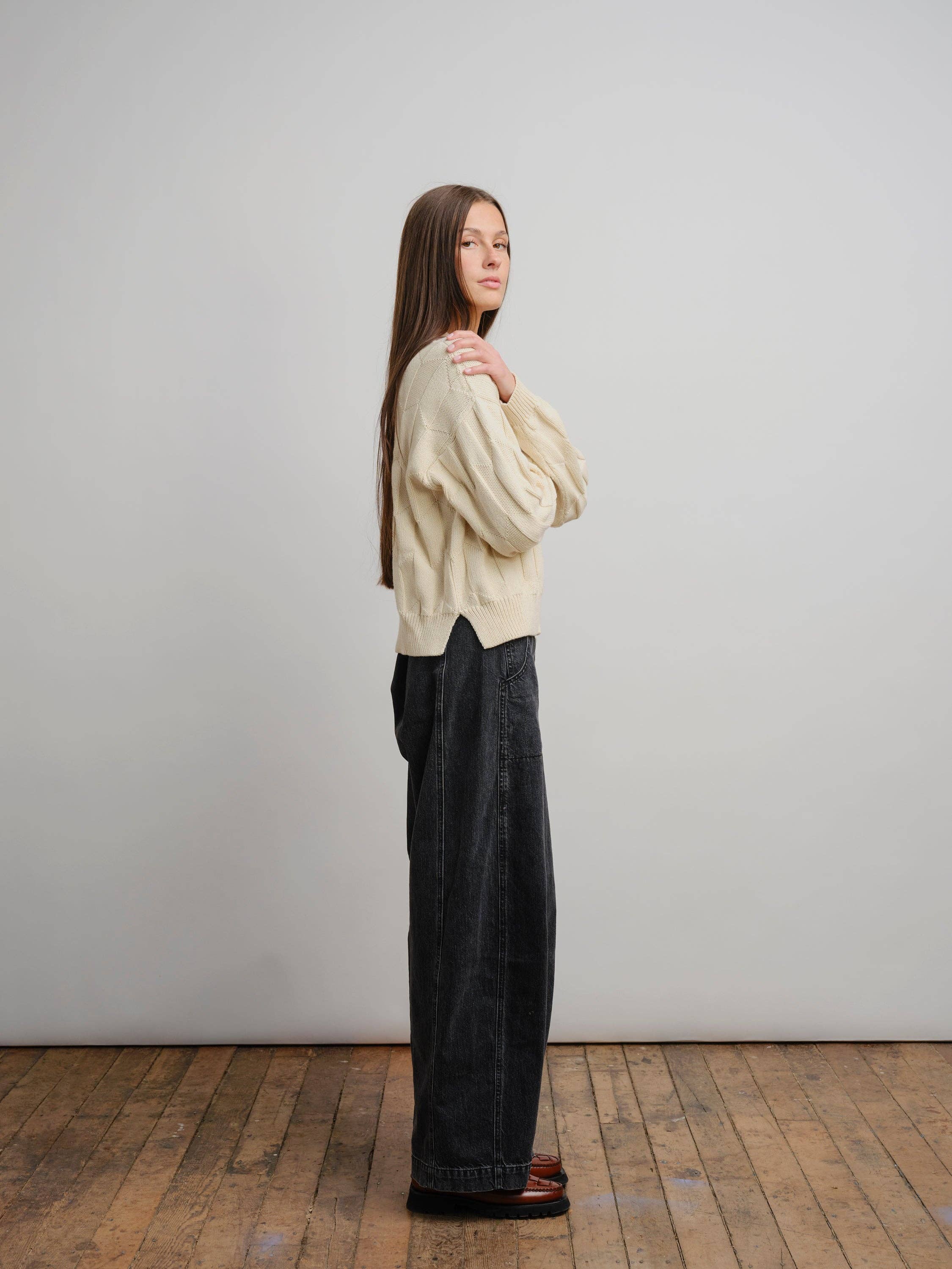 The Endery - Wholesale Knit Sweater - Women's - Lilly Chevron V-Neck Sweater - Plaster5