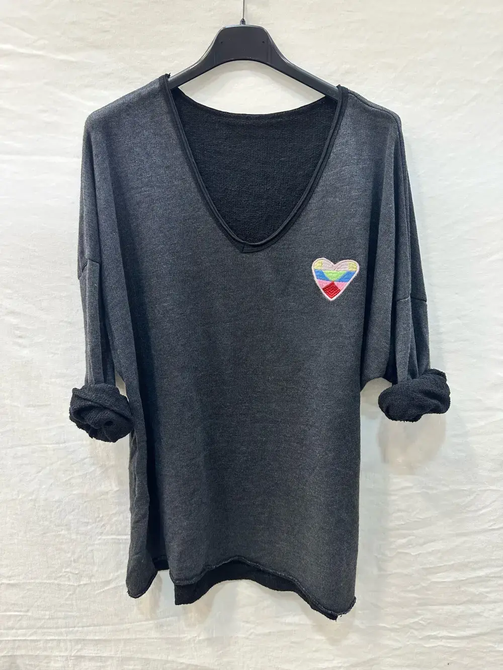 Mimi & Gogo - Wholesale Sweatshirt - Women's - Embroidered heart sweatshirt in multiple colors @5105_SweatMultiCoeu6