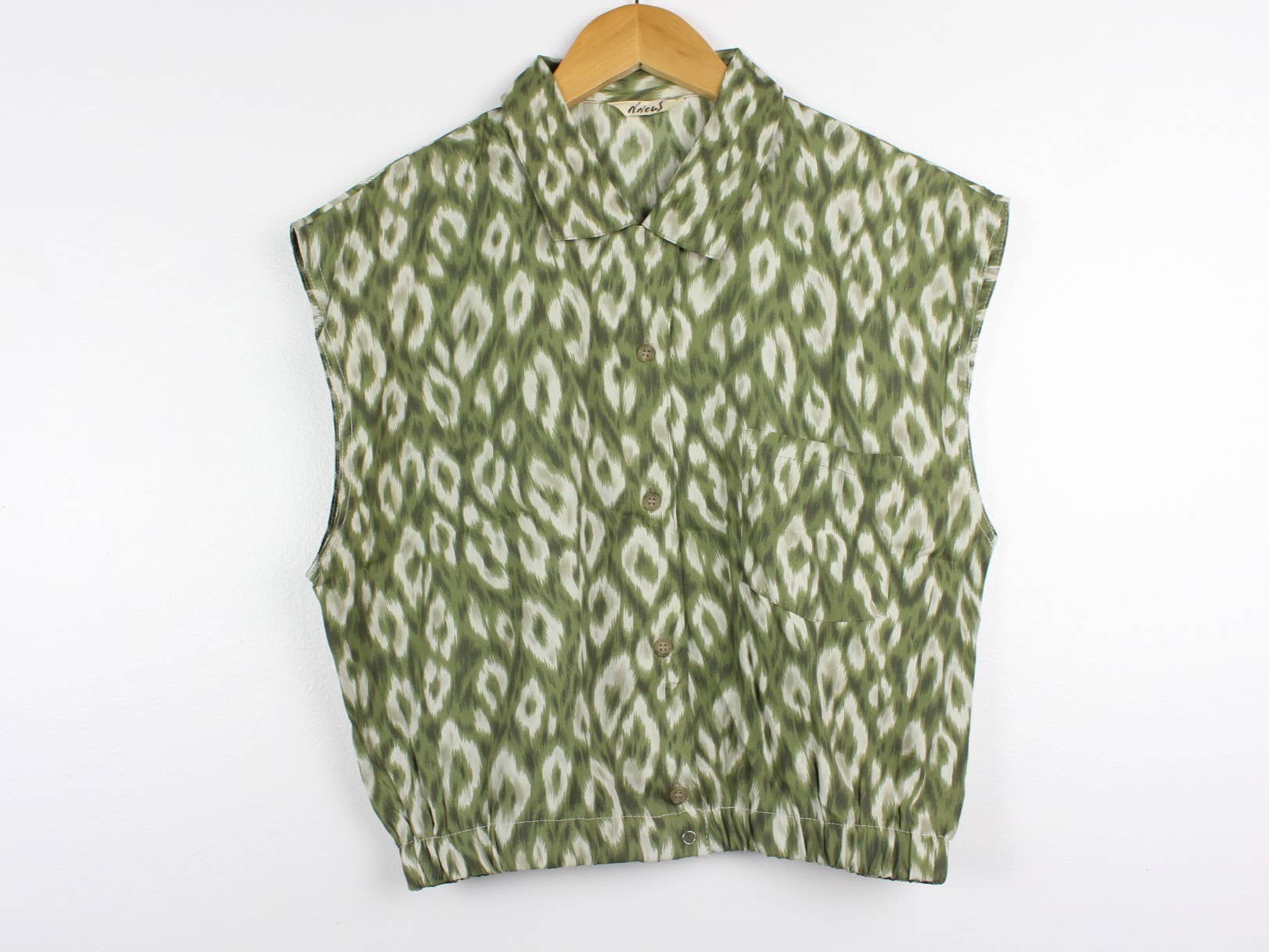 Sun's Out! - Wholesale Button Down Shirt - Women's - Reworked Vintage Sleeveless Button Up Blouse - Cinched10