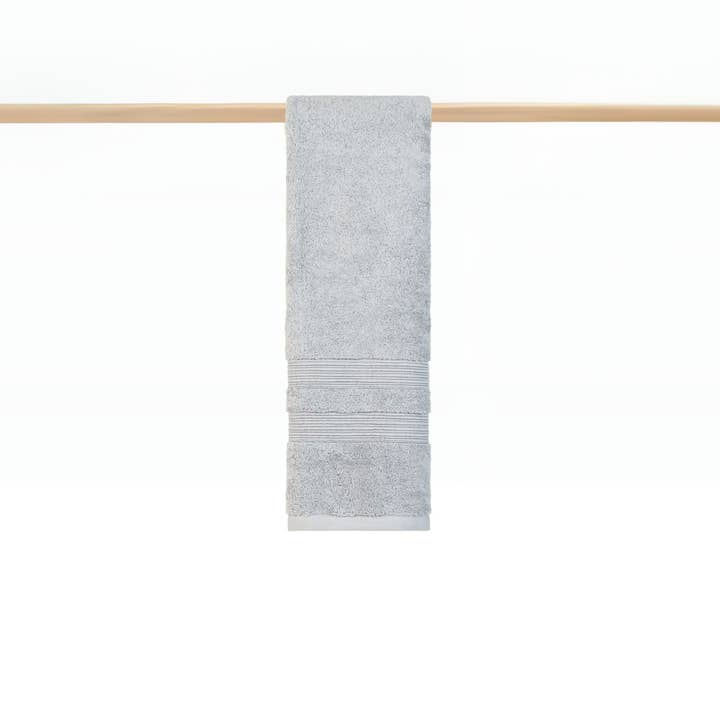 Torres Novas – Großhandel Badehandtuch – Silbergraue Eleganz1