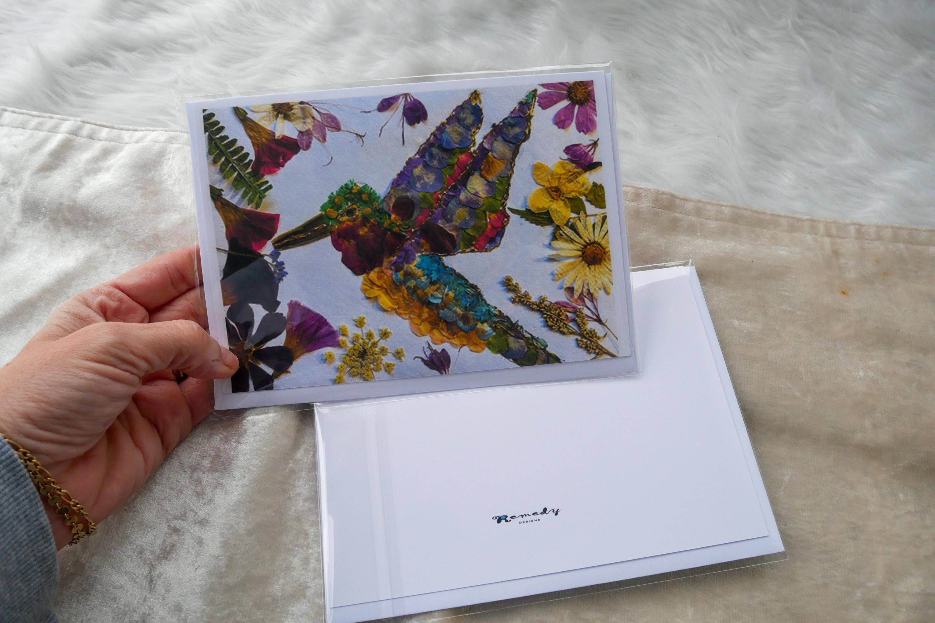 Remedy Designs - Venta al por mayor Tarjetas de felicitación - Tarjeta de felicitación con colibrí de flores prensadas, impresión de arte con flores reales2