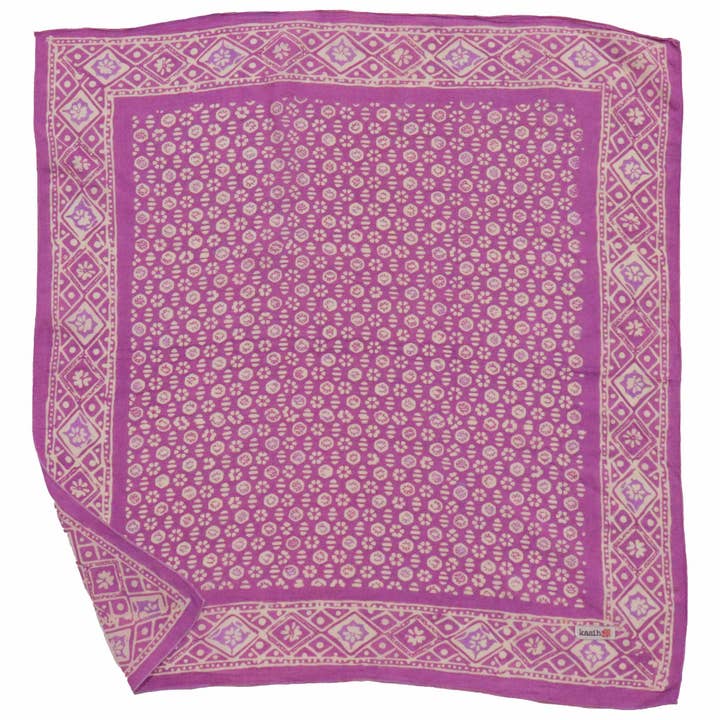 Kasih Co-op - Vente Bandana – femme - Bandana batik teint à la main, 100 % coton doux, motif floraison intemporelle, violet lilas lavande rose1