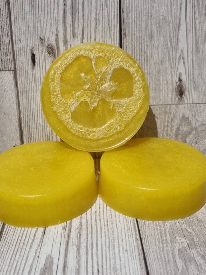 Savon L Million Loofah pour la vente par The Soap Sisters