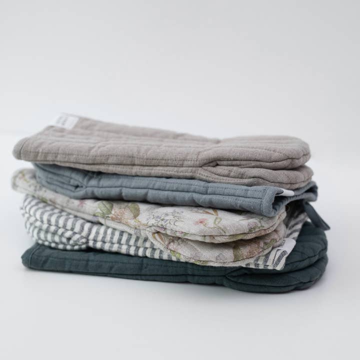 Linen Tales - Wholesale Oven Mitt/Pot Holder - Forest Green Linen Oven Mitt