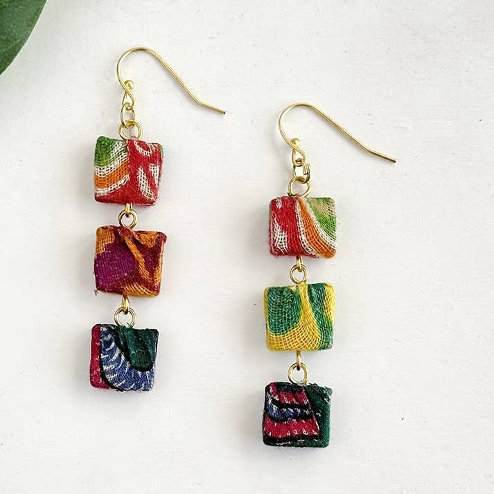 Kantha Fluid Square Trio øreringe for engroshandel hos WorldFinds