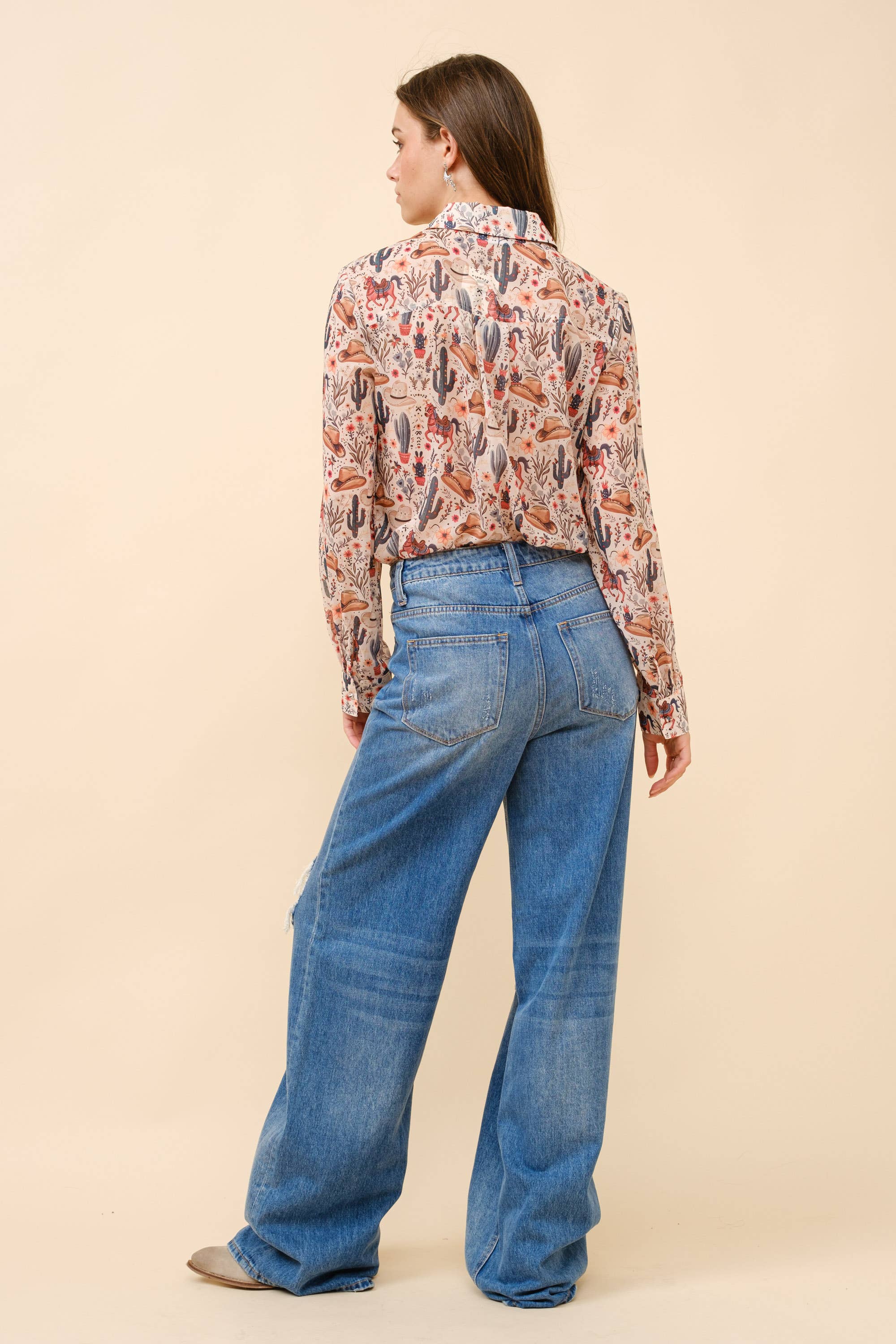 Blue B - Vendita all'ingrosso Camicia button down - Donna - 36204T - Camicetta abbottonata in chiffon con stampa occidentale5