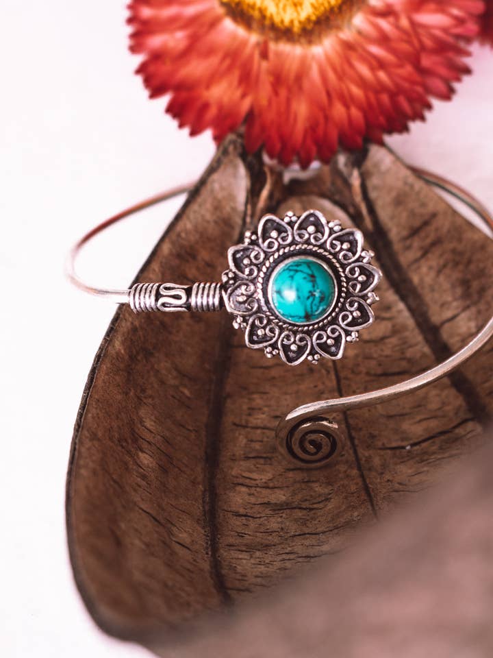 Rahani Armbånd med Turkis- Sølvbelagt for engroshandel hos Meelah Collections