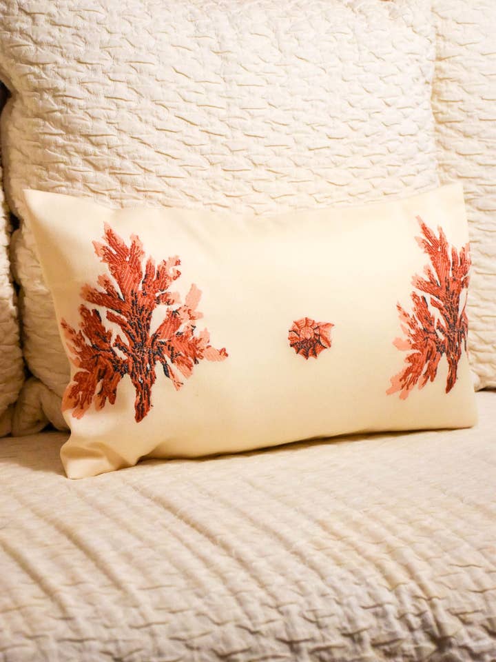 Housse de coussin rectangulaire Alastair pour la vente par Marli