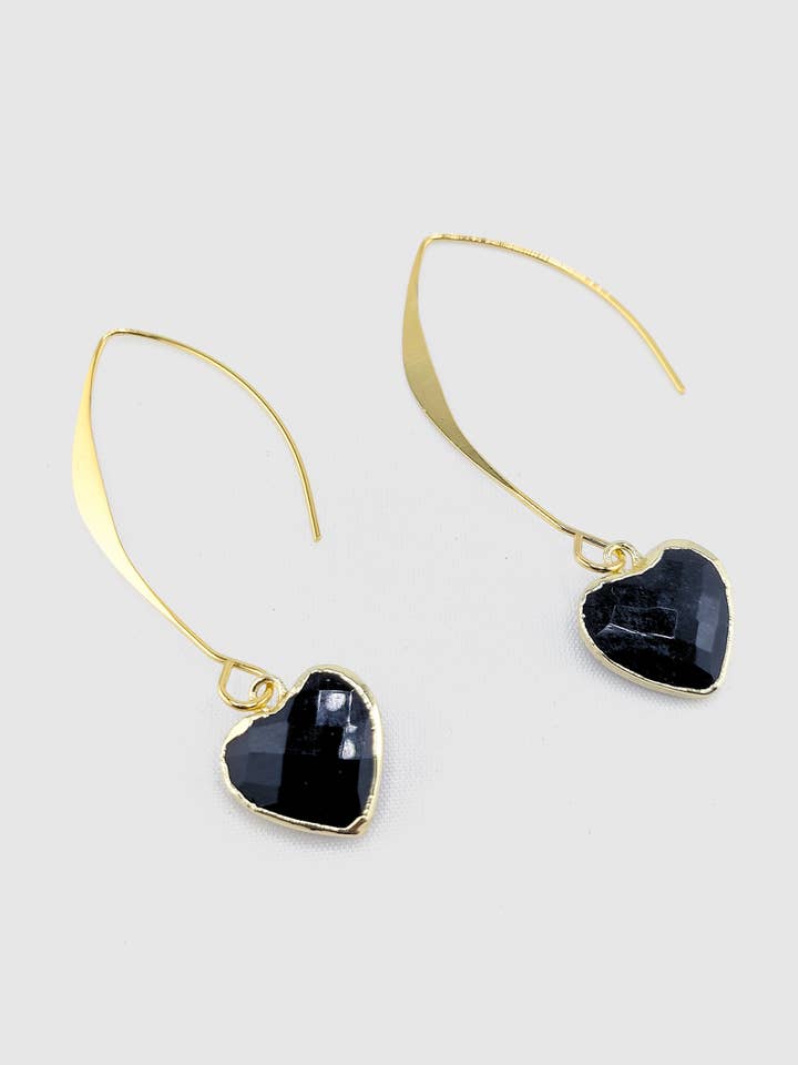 Miz Casa & Co Hazel Heart Hook Örhängen Svart för wholesale av Izoa pty ltd