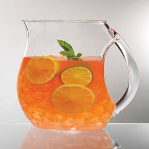 Youngever 2 Quarts Plastic Pitcher with Lid, Clear Plastic Pitcher Great for Iced Tea, Sangria, Lemonade (with Infuser)