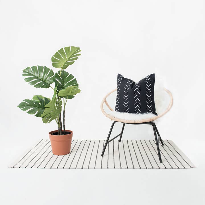 Kissenbezug mit afrikanischem Schlammstoff-Design, Pfeilspitze, Schwarz für den Großhandel von Hofdeco